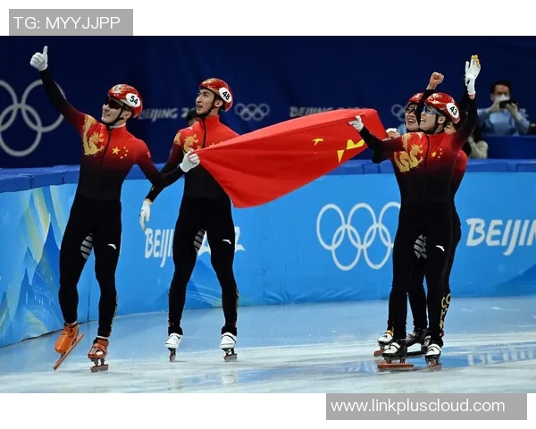 武大靖拼搏背后的故事每一滴汗水都铸就了他无可替代的冠军之路