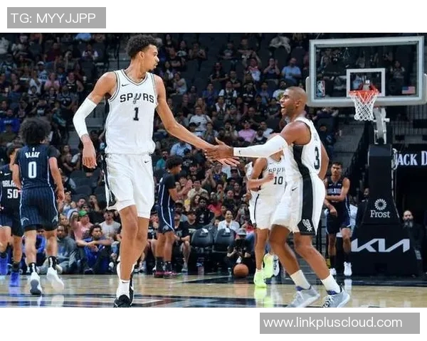 美国体育明星身高排名揭晓谁是最高的运动员和他们的成就 美国体育明星身高排名揭晓谁是最高的运动员和他们的成就