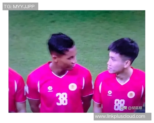 从默默无闻到闪耀赛场不会过人的足球明星背后的奋斗故事 从默默无闻到闪耀赛场不会过人的足球明星背后的奋斗故事