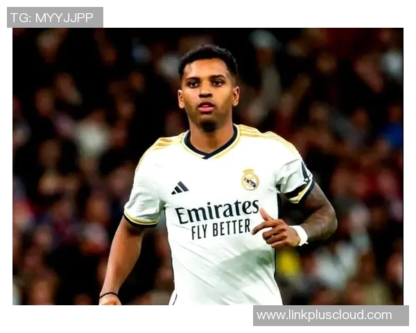 22号足球明星皇马的辉煌历程与未来展望解析