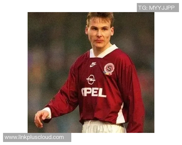 回顾98年捷克足球明星的辉煌历程与传奇瞬间