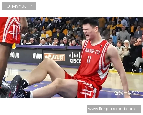 周瑞篮球明星的成长之路：从青涩少年到赛场传奇的奋斗故事